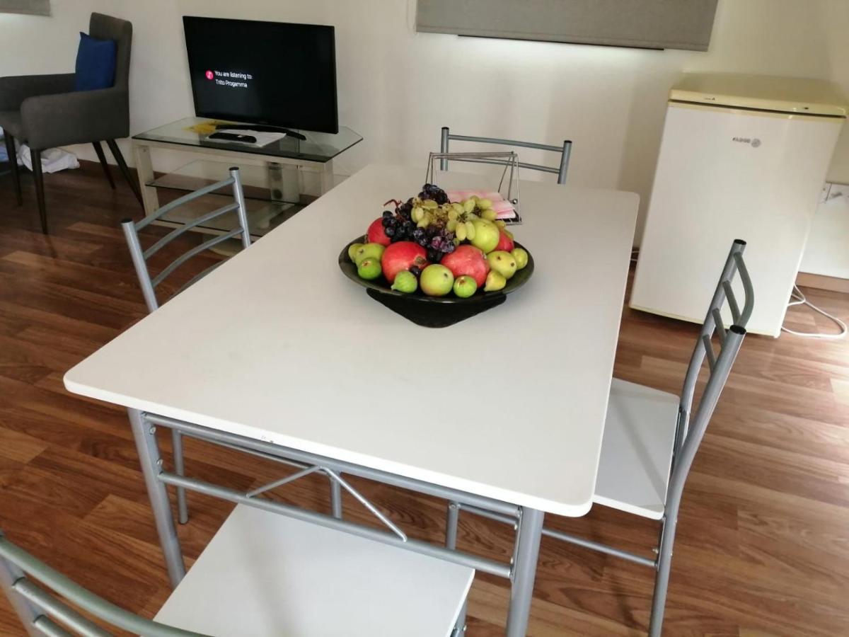 Extremely Comfy Apt With Spacious Private Terrace 10Min Walk To The Beach & In Town Larnaka Exterior foto