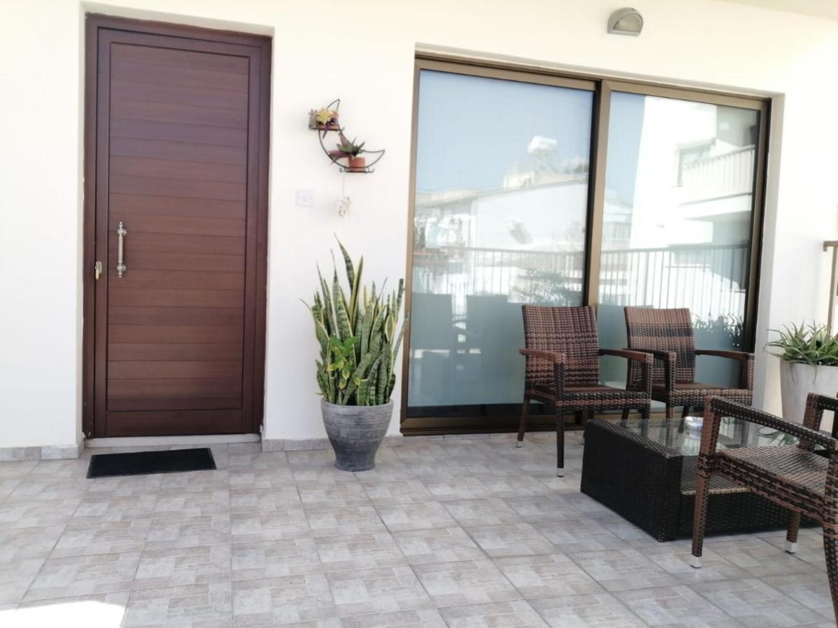 Extremely Comfy Apt With Spacious Private Terrace 10Min Walk To The Beach & In Town Larnaka Exterior foto