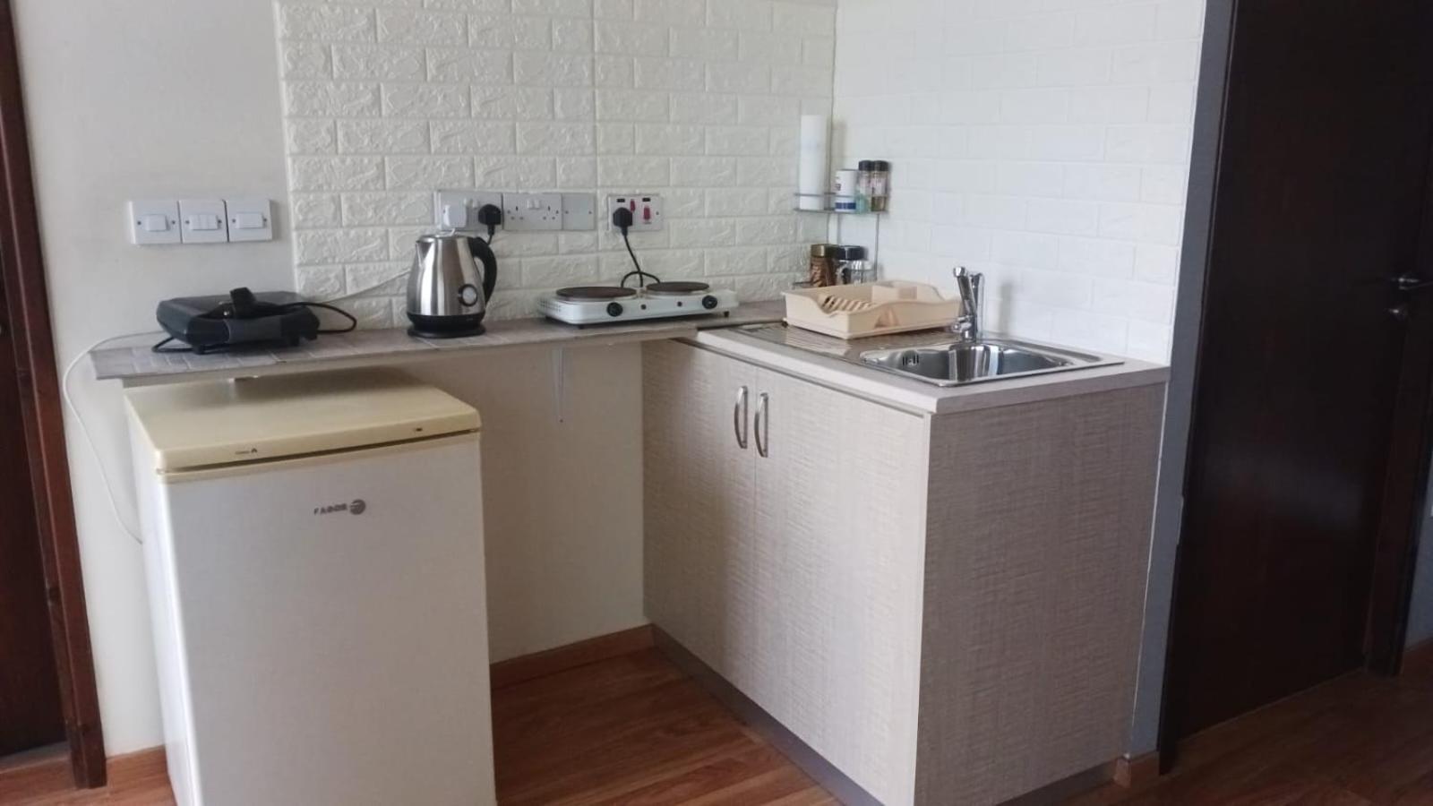 Extremely Comfy Apt With Spacious Private Terrace 10Min Walk To The Beach & In Town Larnaka Exterior foto