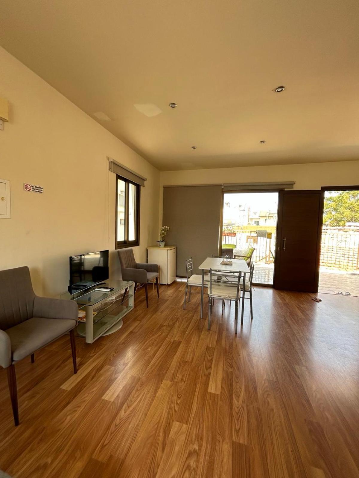 Extremely Comfy Apt With Spacious Private Terrace 10Min Walk To The Beach & In Town Larnaka Exterior foto